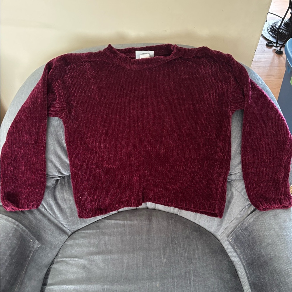 Northern Getaway kid’s maroon sweater